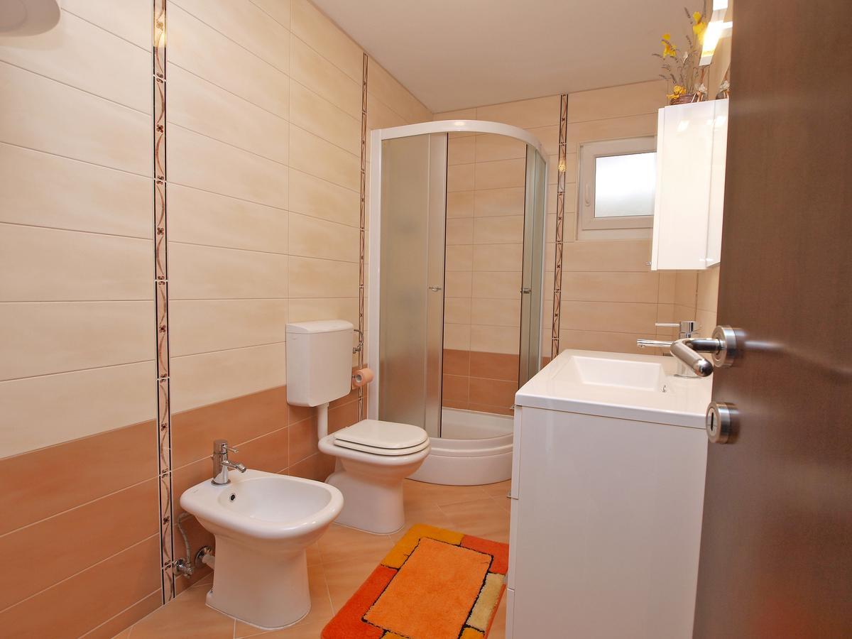 Apartments Milan 1048 Rovinj Luaran gambar
